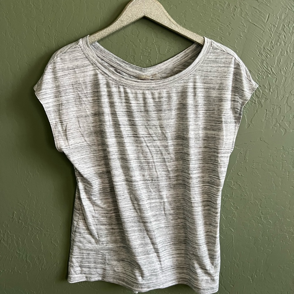 Zella Heathered Light Gray Short Sleeve Tee